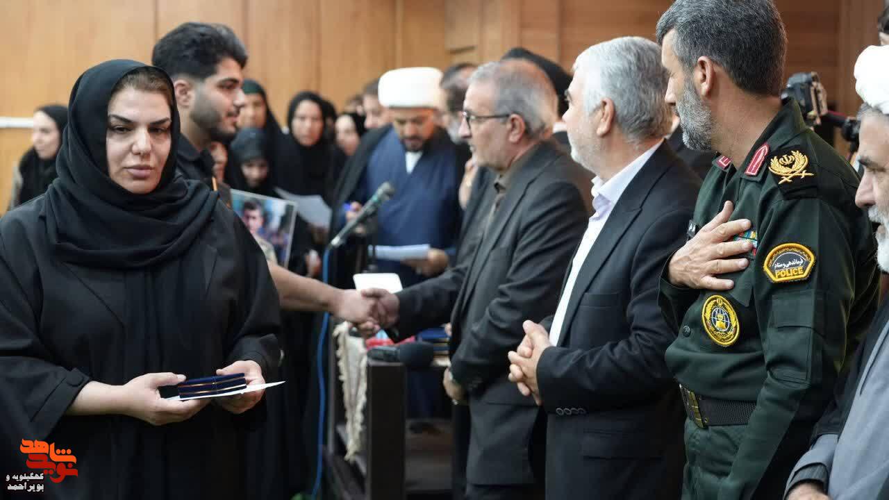 عکس /تجلیل از خانواده‌های معظم شهدای جنگ تحمیلی سوم در یاسوج