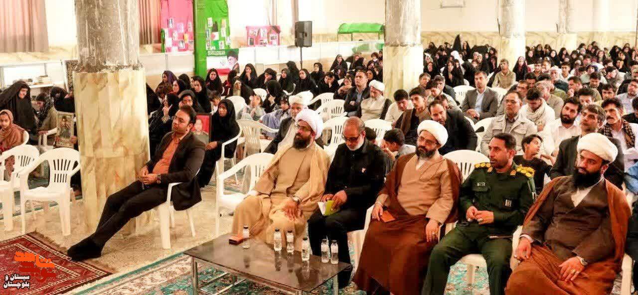 نخستین یادواره شهدای مدفون در بقعه متبرکه بیبیدوست زابل برگزار شد نخستین یادواره شهدای مدفون در بقعه متبرکه بیبیدوست زابل برگزار شد