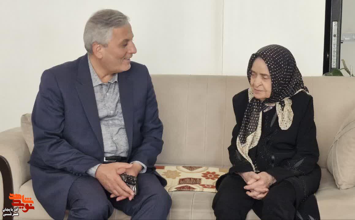 مدیرکل بنیاد شهید آذربایجانشرقی پای درد دل همسران شهیدان نشست مدیرکل بنیاد شهید آذربایجانشرقی پای درد دل همسران شهیدان نشست