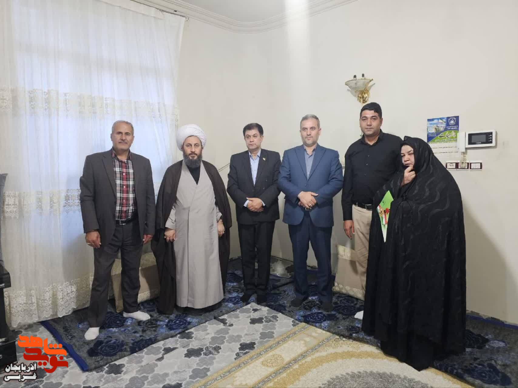 دیدار مسئولین شهرستان خوی با خانواده گرامی شهید والامقام بلال نادر و جانباز معزز محمد تقی سرداری دیدار مسئولین شهرستان خوی با خانواده گرامی شهید والامقام بلال نادر و جانباز معزز محمد تقی سرداری