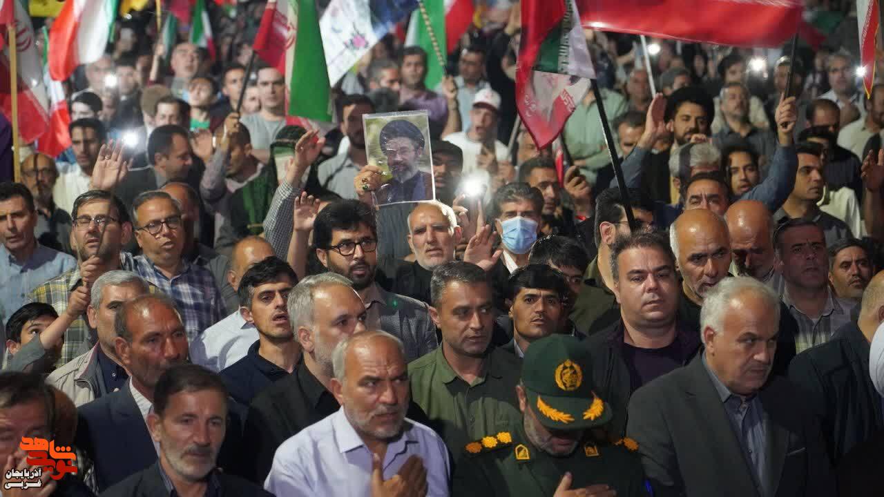 تجمع شبانه خیابانی مردم دارالمومنین خوی تجمع شبانه خیابانی مردم دارالمومنین خوی