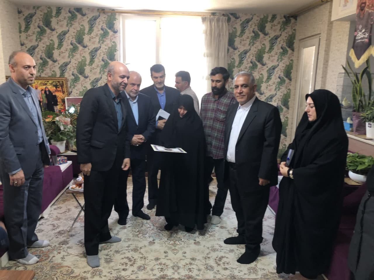 خدمتگزار خانواده شهدا هستیم / پیگیری مشکلات خانوادههای شهدای اقتدار خدمتگزار خانواده شهدا هستیم / پیگیری مشکلات خانوادههای شهدای اقتدار