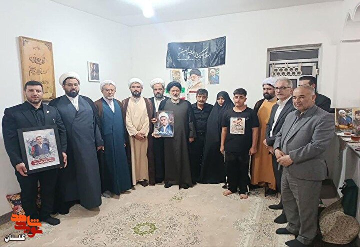 دیدار مشاور رئیس‌جمهور در امور روحانیت با خانواده معظم روحانی شهید «مرتضی کیان‌افشار»
