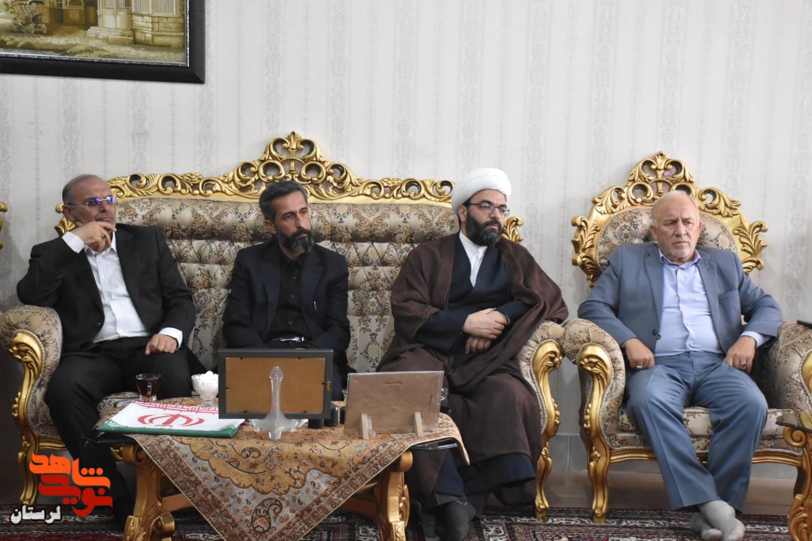 دیدار با خانواده شهیدان والامقام «میرزایی و جمشیدی» از شهدای جنگ رمضان در شهرستان دورود