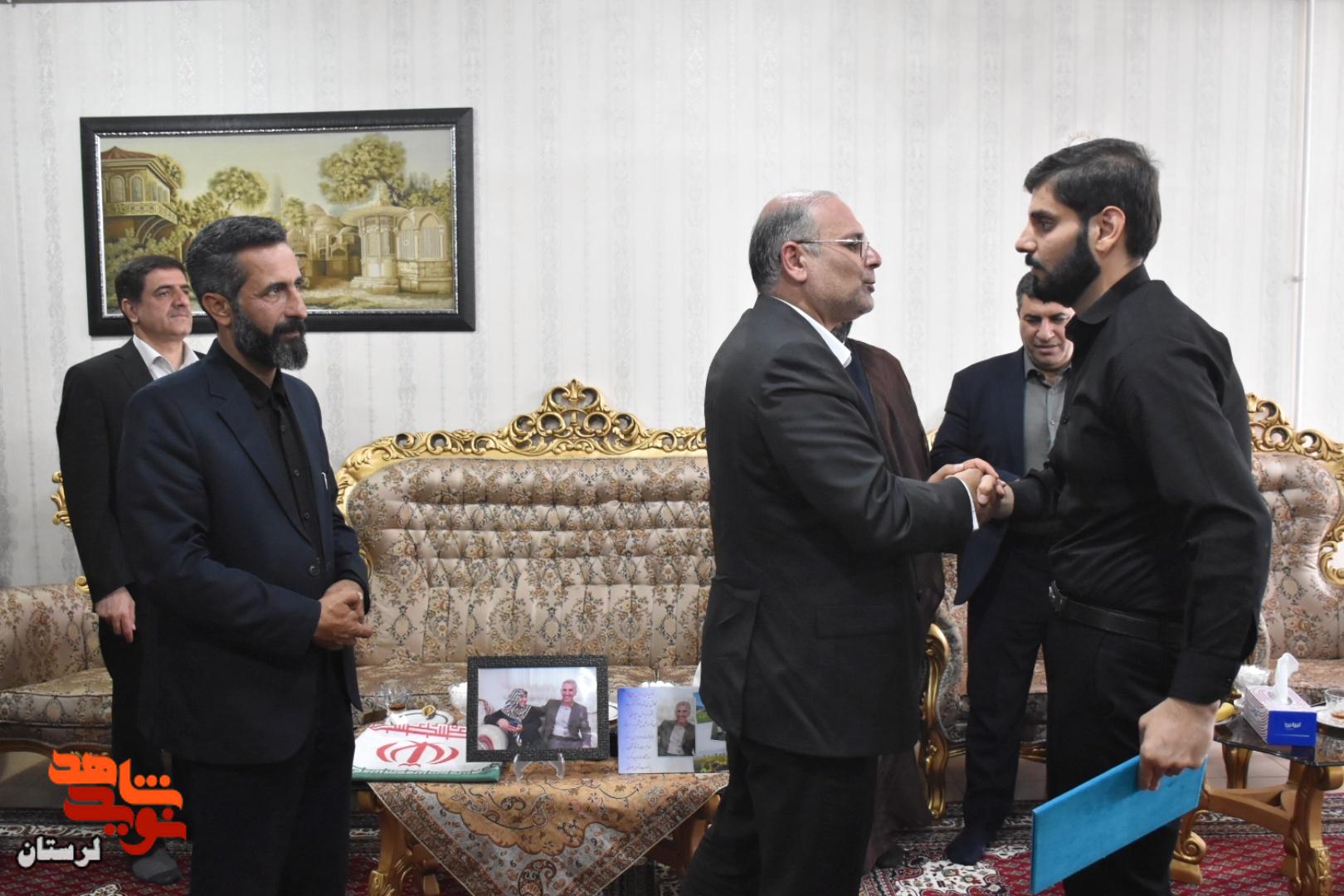 دیدار با خانواده شهیدان والامقام «میرزایی و جمشیدی» از شهدای جنگ رمضان در شهرستان دورود