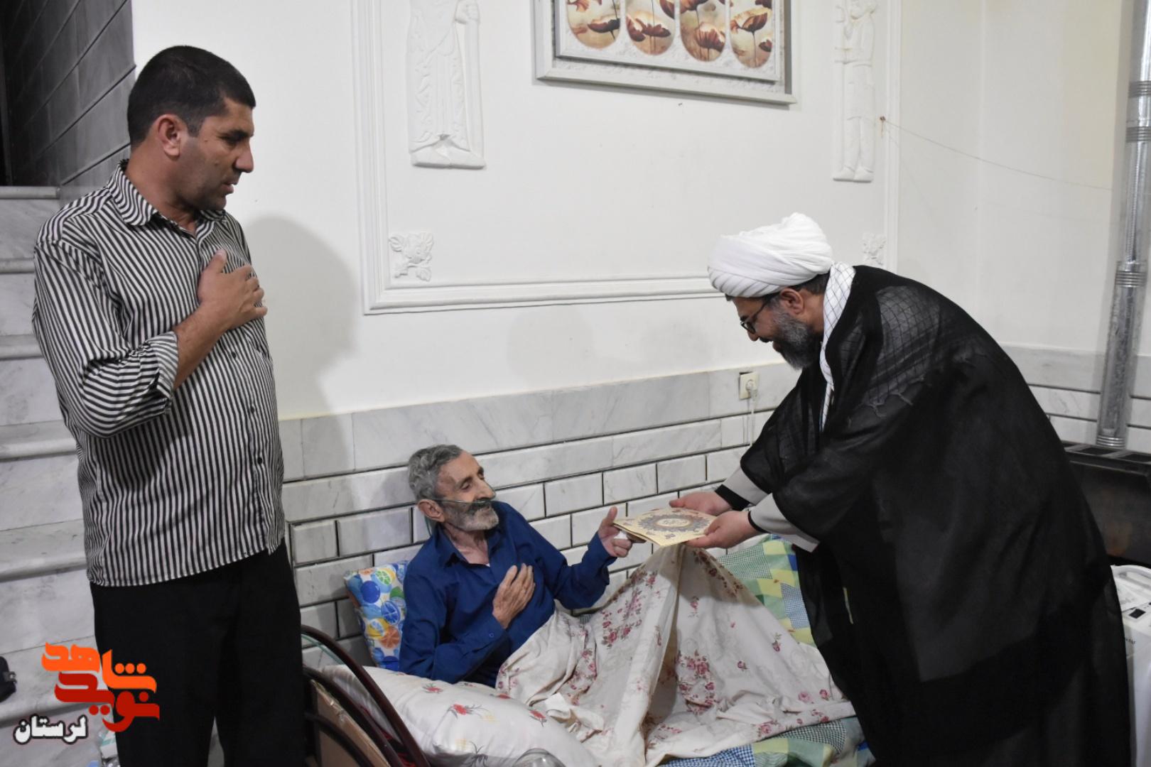 دیدار مشاور عالی مدیرعامل بانک دی با خانواده‌های معظم شهیدان «قربان بهرامی» و «غلامرضا گوری» در شهرستان الیگودرز