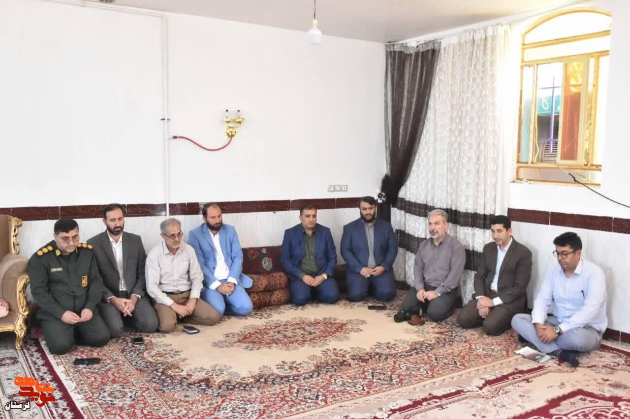 از پدر شهیدان «بازگیر» در روستای انگُز تجلیل شد