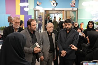 بازدید مدیرکل دفتر دانش‌پژوهان و تشکل‌های شاهد و ایثارگر از کتابخانه مرکزی رشت