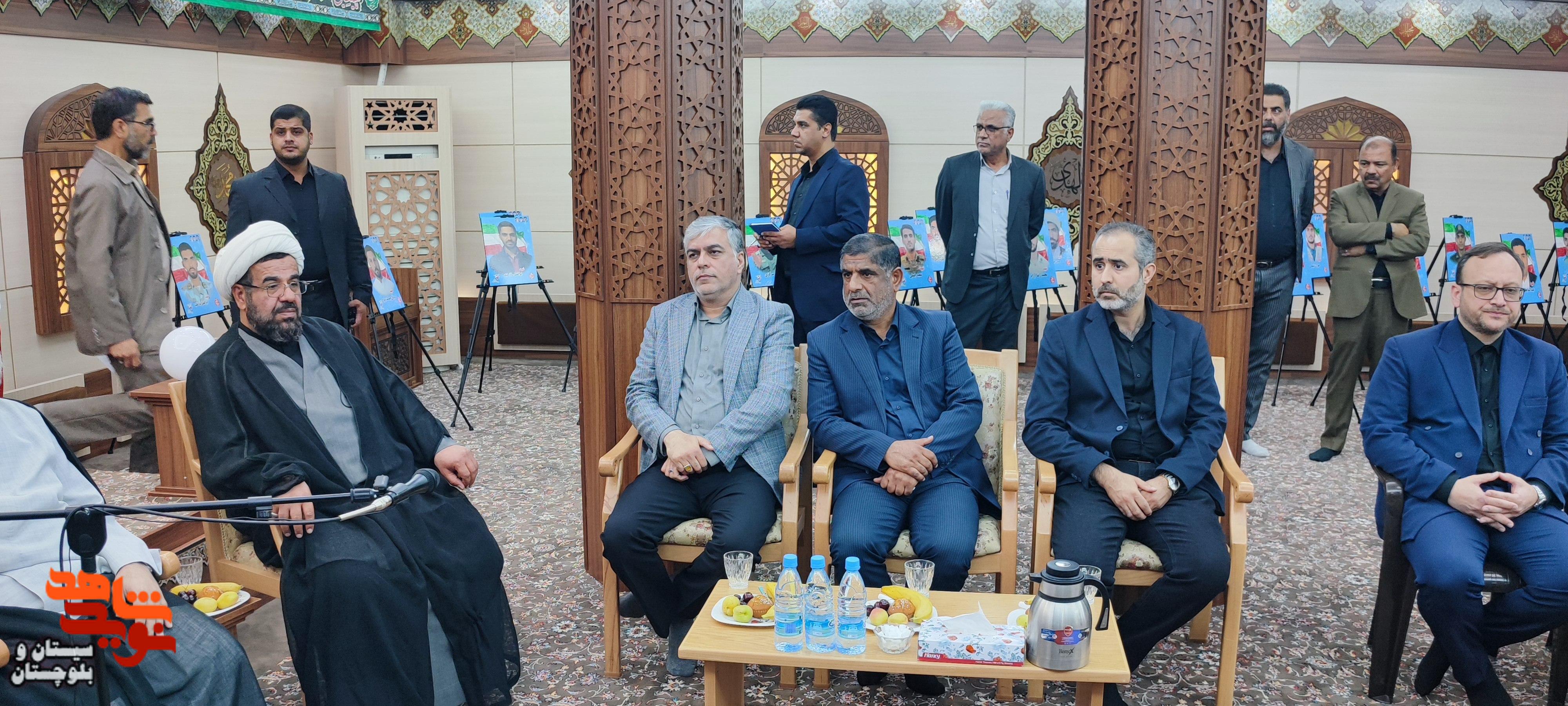 محبت به شهدا مرز نمیشناسد محبت به شهدا مرز نمیشناسد