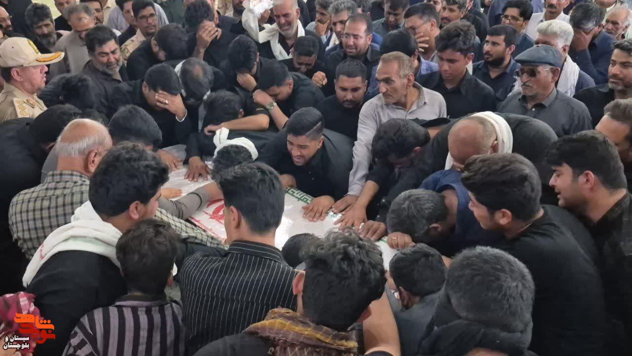 تشییع باشکوه شهید والامقام سبحان سنچولی با حضور گسترده مردم و مسئولان در شهرستان زهک تشییع باشکوه شهید والامقام سبحان سنچولی با حضور گسترده مردم و مسئولان در شهرستان زهک