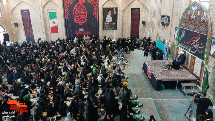 گهواره‌هایی به وسعت تاریخ در صحن سیدحمزه (ع)؛ اینجا لالایی‌ها بیدار می‌کنند!