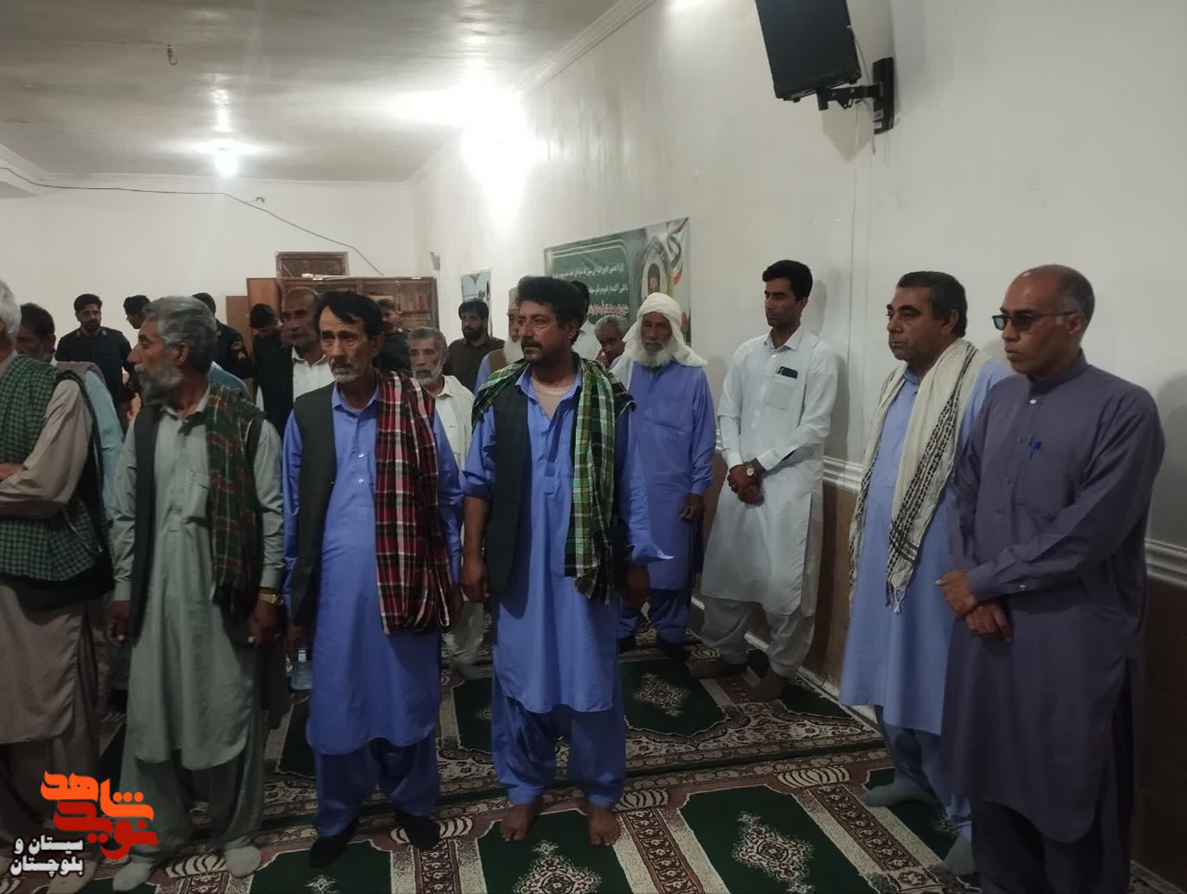 وداع با پیکر مطهر شهید عبدالسلام کرد
