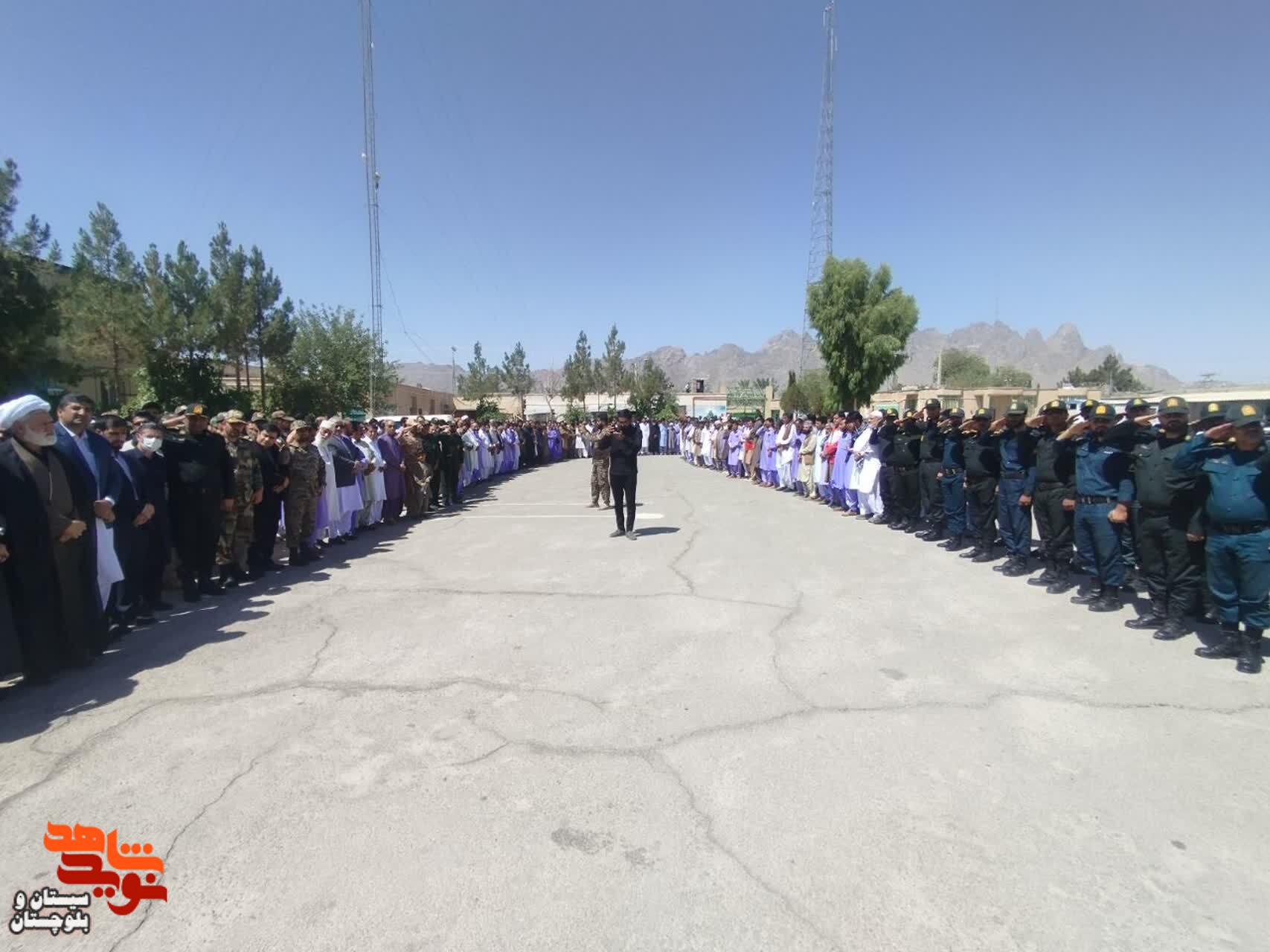 وداع با پیکر مطهر شهید عبدالسلام کرد
