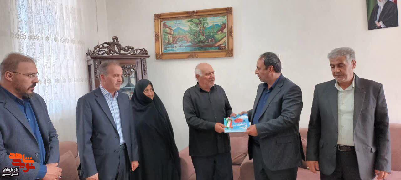 دیدار مدیرکل بنیاد شهید و امورایثارگران آذربایجان غربی با خانواده معظم شهدا در نقده دیدار مدیرکل بنیاد شهید و امورایثارگران آذربایجان غربی با خانواده معظم شهدا در نقده