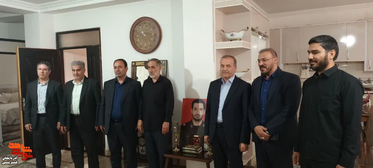 دیدار مدیرکل بنیاد شهید و امورایثارگران آذربایجان غربی با خانواده معظم شهدا در نقده دیدار مدیرکل بنیاد شهید و امورایثارگران آذربایجان غربی با خانواده معظم شهدا در نقده