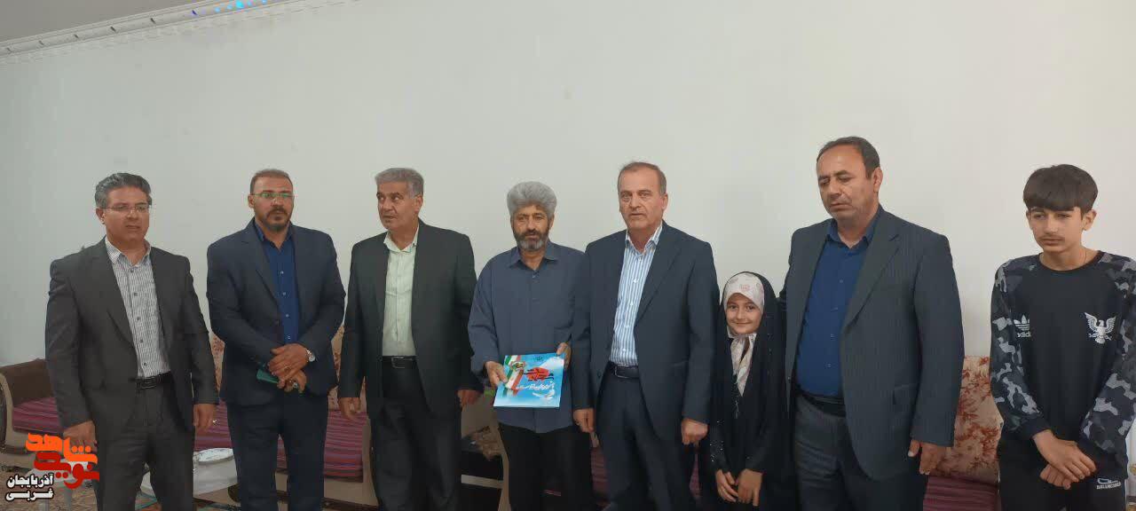 دیدار مدیرکل بنیاد شهید و امورایثارگران آذربایجان غربی با خانواده معظم شهدا در نقده دیدار مدیرکل بنیاد شهید و امورایثارگران آذربایجان غربی با خانواده معظم شهدا در نقده