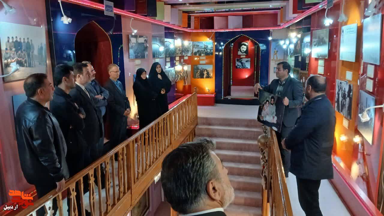 بازدید اعضای پایگاه مقاومت بسیج شهید مهدی باکری استانداری از موزه شهدای اردبیل بازدید اعضای پایگاه مقاومت بسیج شهید مهدی باکری استانداری از موزه شهدای اردبیل