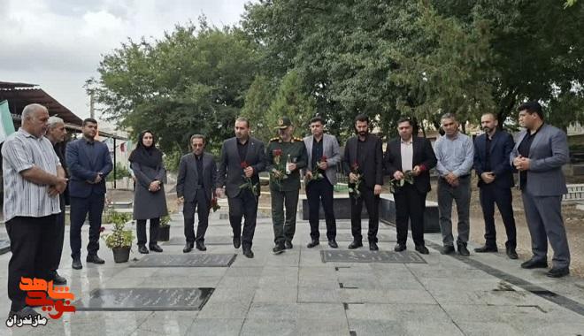 تصاویر/عطر افشانی گلزار شهدا بمناسبت هفته قوه قضاییه در شهرستان میاندرود تصاویر/عطر افشانی گلزار شهدا بمناسبت هفته قوه قضاییه در شهرستان میاندرود