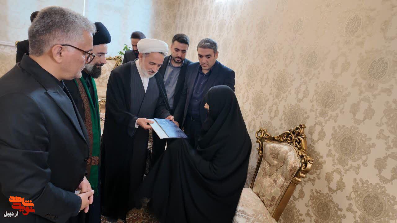 تجلیل از اسوههای صبر و ایثار در اردبیل+ عکس تجلیل از اسوههای صبر و ایثار در اردبیل+ عکس