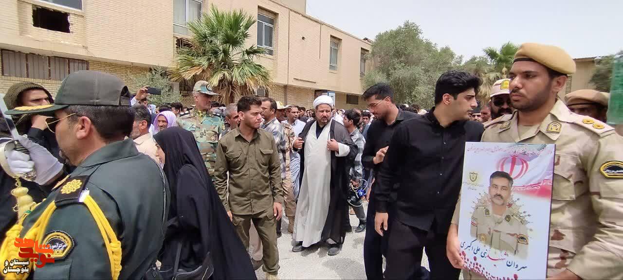وداع باشکوه مردم زهک با شهید مرزبان نبی علیاکبری وداع باشکوه مردم زهک با شهید مرزبان نبی علیاکبری