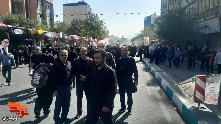 حضور مدیرکل بنیاد مازندران در مراسم وداع شهید قائد امت حضرت آیت اله خامنهای در تهران حضور مدیرکل بنیاد مازندران در مراسم وداع شهید قائد امت حضرت آیت اله خامنهای در تهران