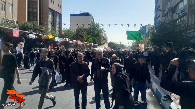 حضور مدیرکل بنیاد مازندران در مراسم وداع شهید قائد امت حضرت آیت اله خامنهای در تهران حضور مدیرکل بنیاد مازندران در مراسم وداع شهید قائد امت حضرت آیت اله خامنهای در تهران