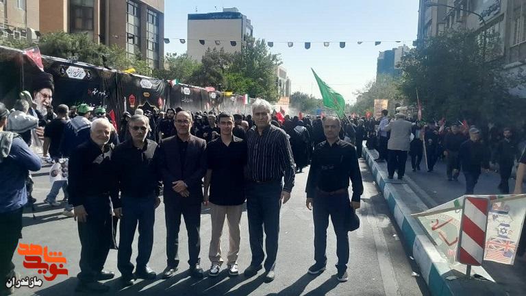 حضور مدیرکل بنیاد مازندران در مراسم وداع شهید قائد امت حضرت آیت اله خامنهای در تهران حضور مدیرکل بنیاد مازندران در مراسم وداع شهید قائد امت حضرت آیت اله خامنهای در تهران