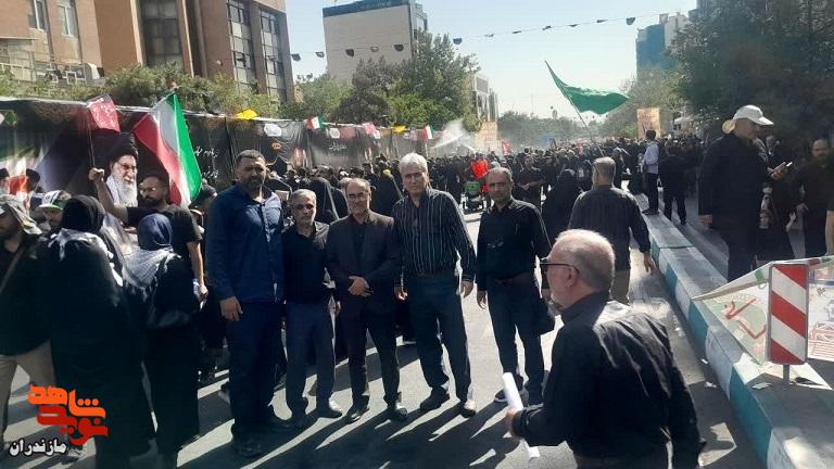 حضور مدیرکل بنیاد مازندران در مراسم وداع شهید قائد امت حضرت آیت اله خامنهای در تهران حضور مدیرکل بنیاد مازندران در مراسم وداع شهید قائد امت حضرت آیت اله خامنهای در تهران