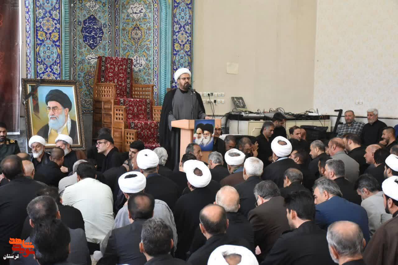 آیین عزاداری و وداع با آقای شهید ایران در حوزه علمیه کمالیه خرم‌آباد