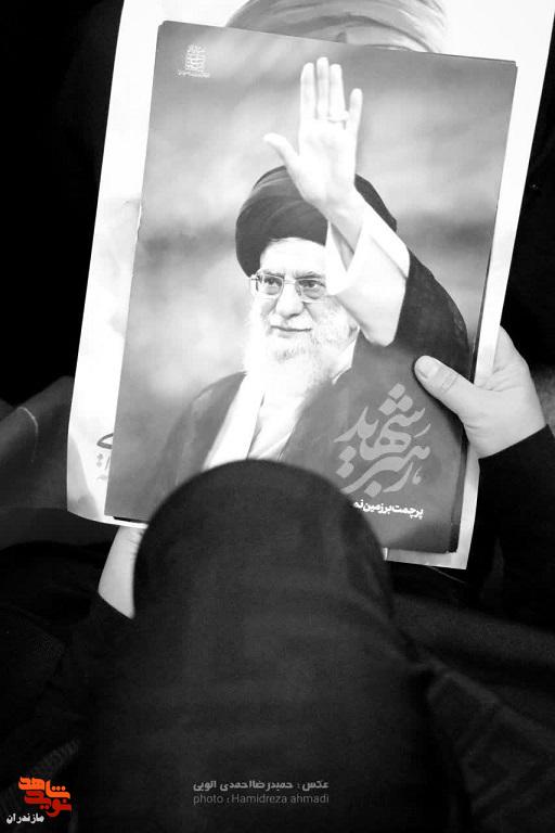 تصاویر وداع با رهبر شهید در مصلای تهران تصاویر وداع با رهبر شهید در مصلای تهران