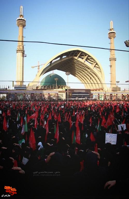 تصاویر وداع با رهبر شهید در مصلای تهران تصاویر وداع با رهبر شهید در مصلای تهران