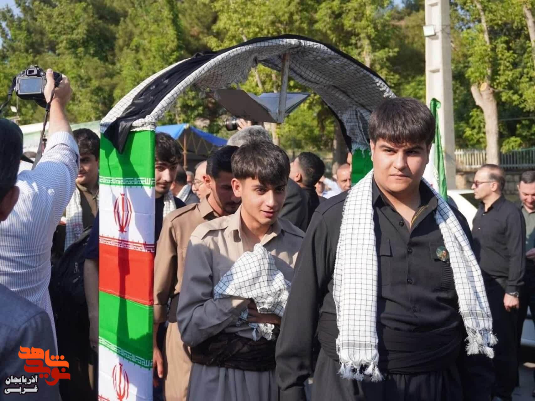 اعزام کاروانهای بدرقه امام شهید امت از مهاباد اعزام کاروانهای بدرقه امام شهید امت از مهاباد