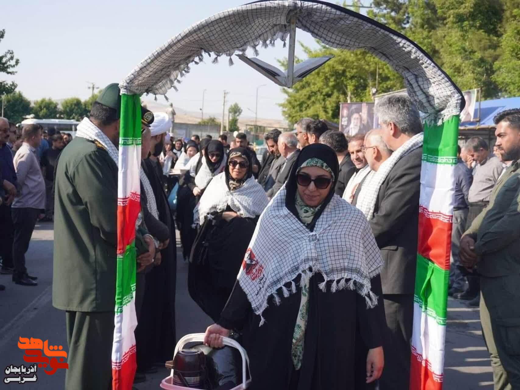اعزام کاروانهای بدرقه امام شهید امت از مهاباد اعزام کاروانهای بدرقه امام شهید امت از مهاباد