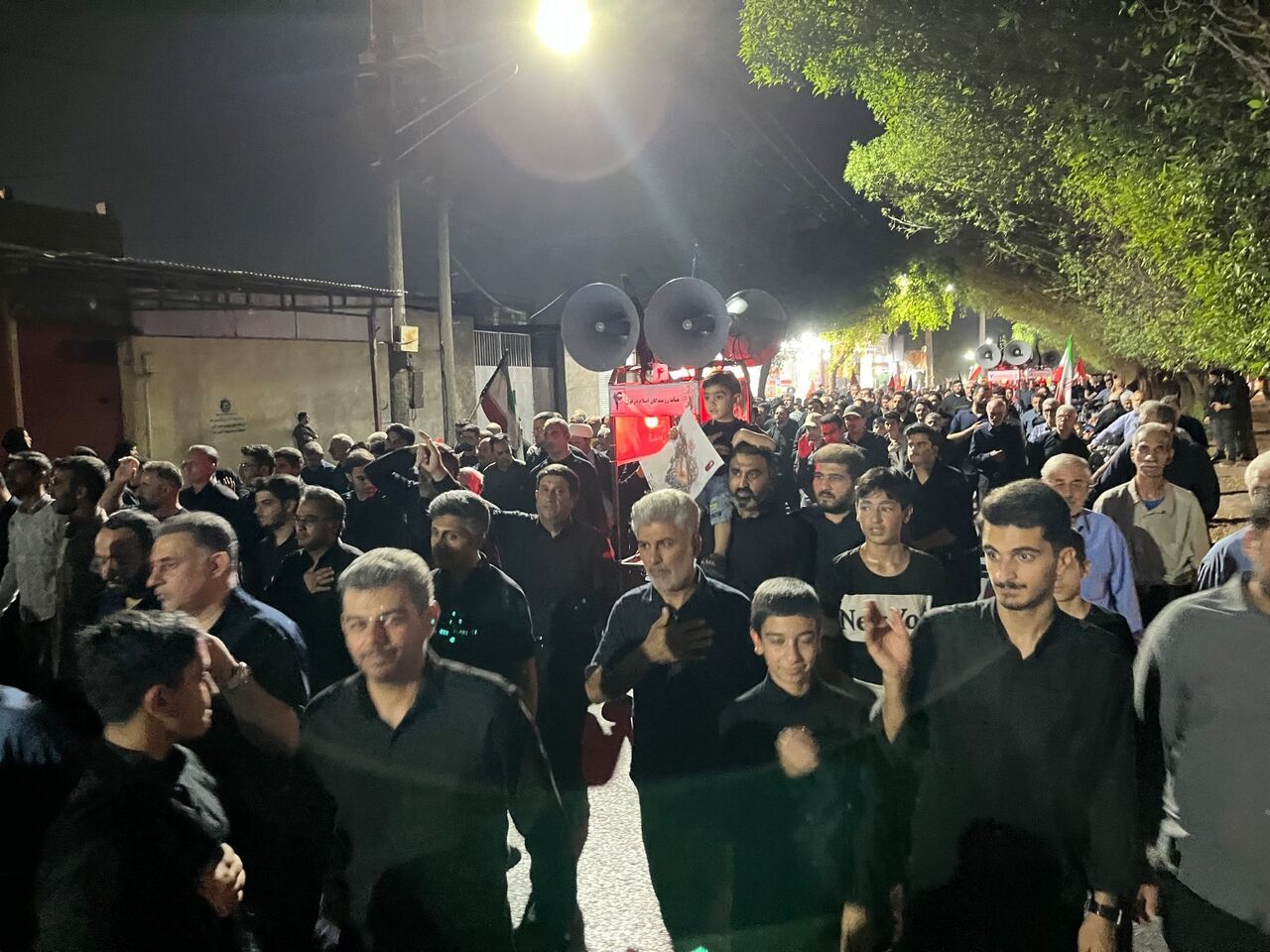 تشییع نمادین پیکر رهبر شهید انقلاب در دزفول تشییع نمادین پیکر رهبر شهید انقلاب در دزفول