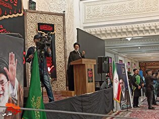 امام جمعه موقت شیراز: اندیشه‌های رهبر شهید ماندگار است