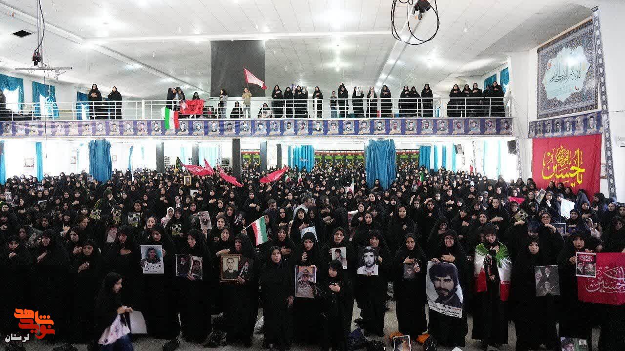 گردهمایی بانوان خرم آباد در بدرقه آقای شهید ایران برگزار شد