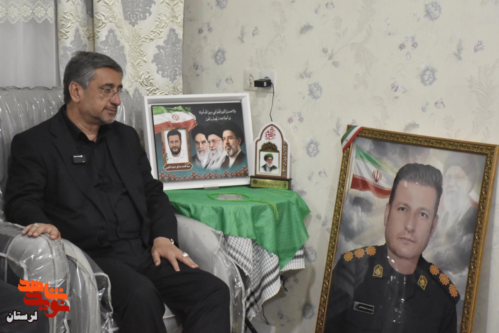 دیدار استاندار لرستان با خانواده شهدا و ایثارگران خرم آباد دیدار استاندار لرستان با خانواده شهدا و ایثارگران خرم آباد