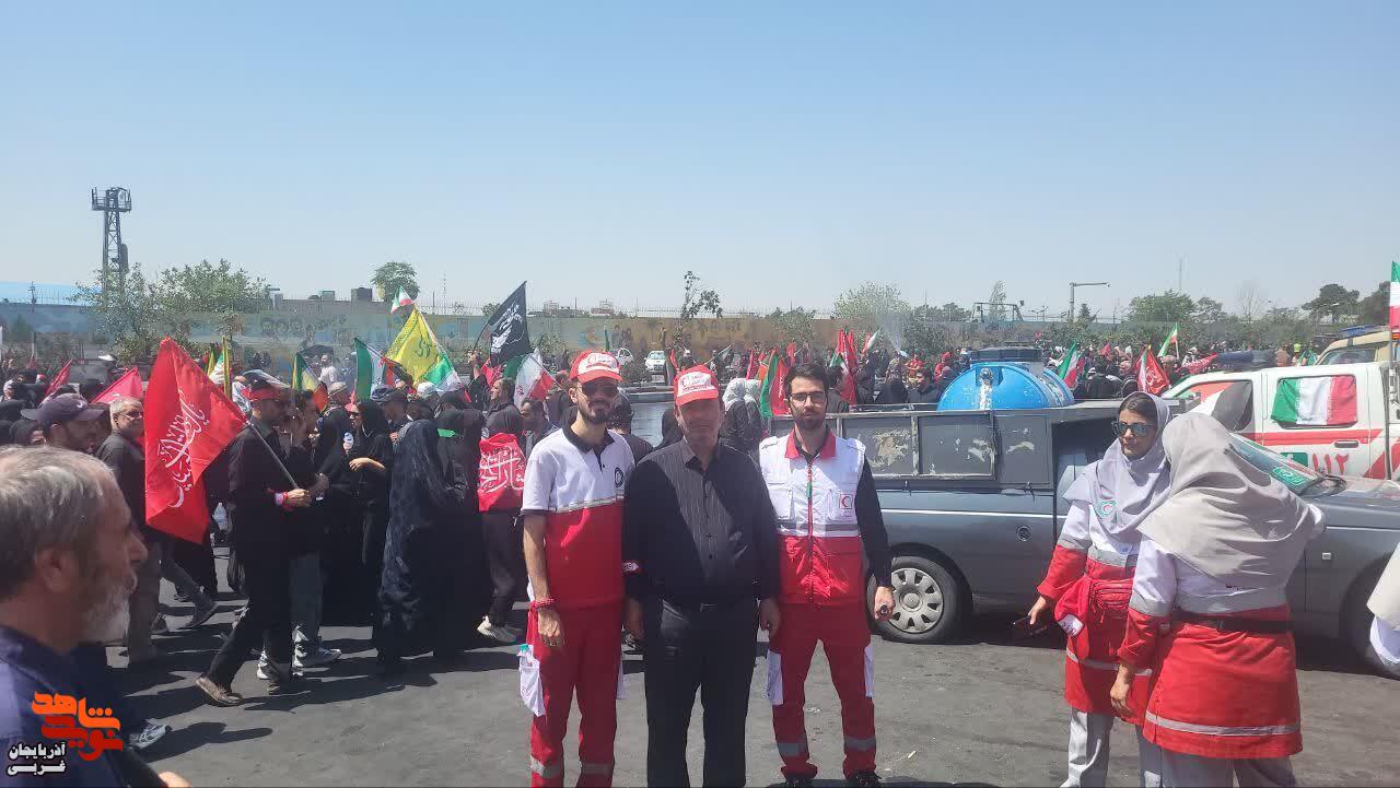 حضور خانواده‌های شهدا و ایثارگران آذربایجان غربی در مراسم تشییع رهبر شهید