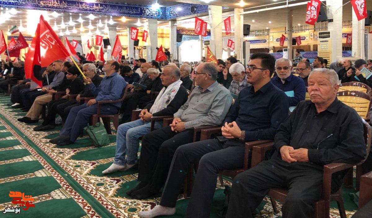 ‌ بغض‌های بی‌قرار در مصلای جمعه بوشهر