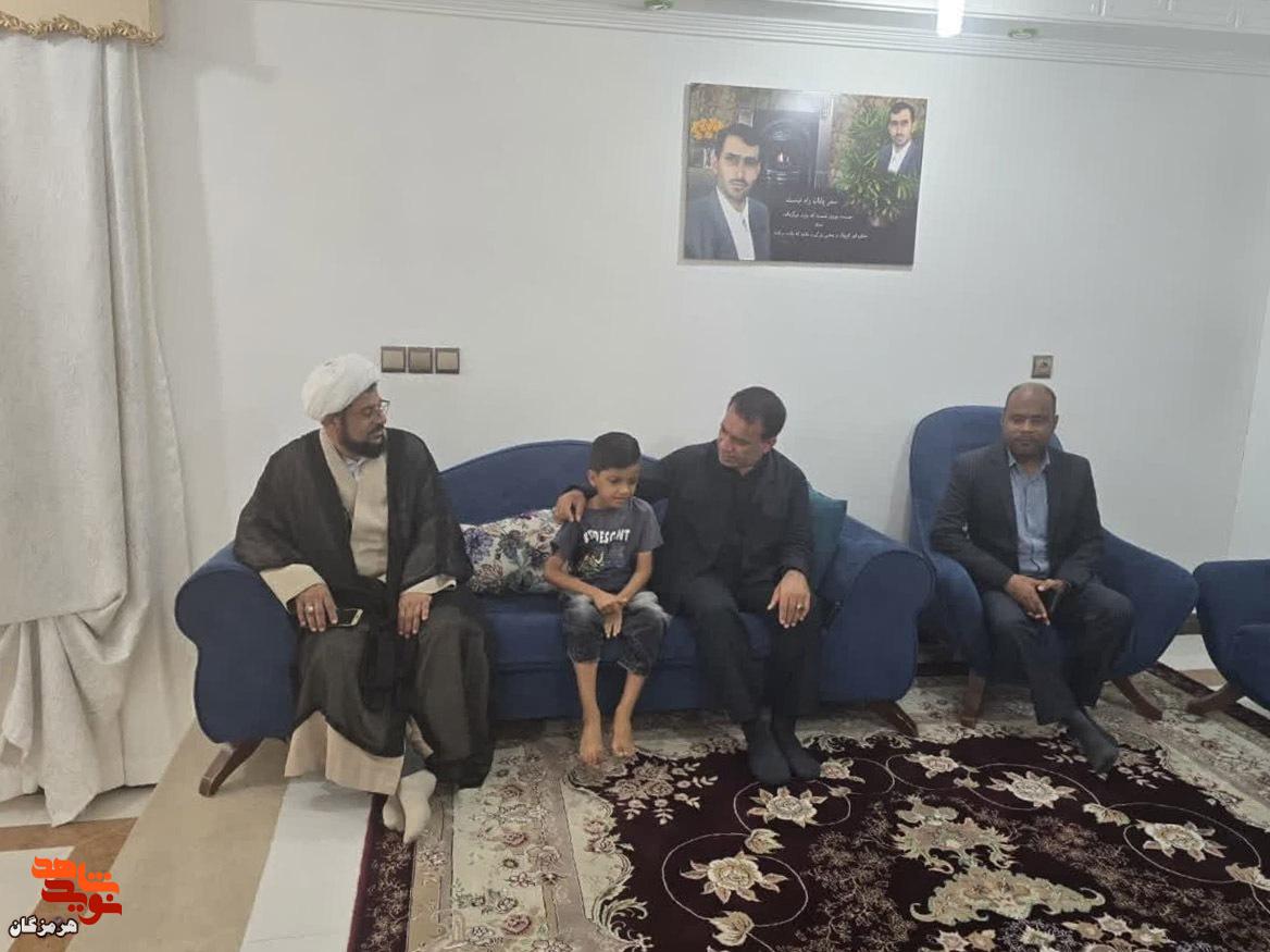 دلجویی مدیرکل بنیاد شهید هرمزگان از مجروحان جنگ رمضان در میناب دلجویی مدیرکل بنیاد شهید هرمزگان از مجروحان جنگ رمضان در میناب