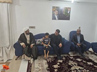 دلجویی مدیرکل بنیاد شهید هرمزگان از مجروحان جنگ رمضان در میناب