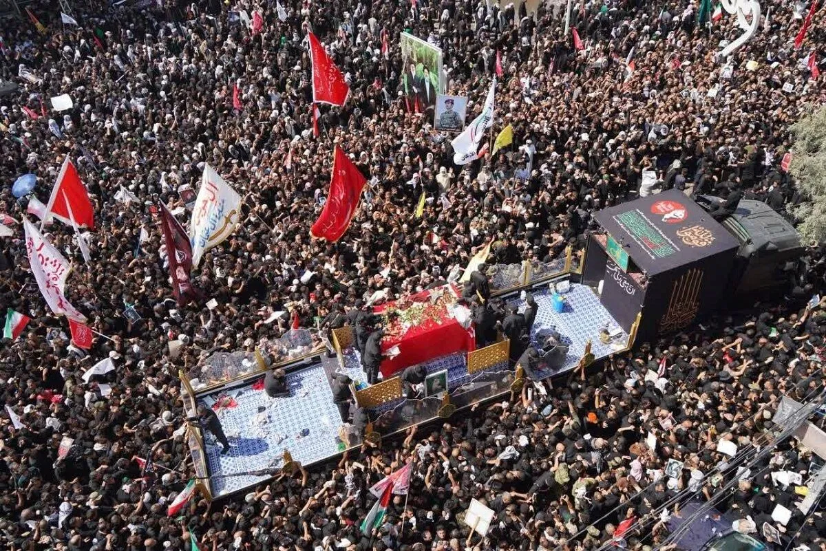 پیکر مطهرقائدامت وارد کربلا شد/بین‌الحرمین مملو از عزاداران رهبر شهید انقلاب