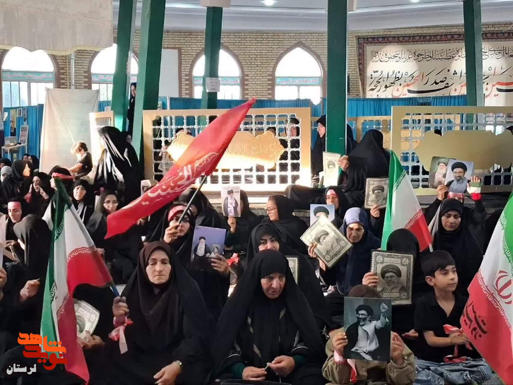 مقبره شهدای گمنام ازنا میزبان اجتماع بزرگ بانوان در سوگ رهبر شهید انقلاب
