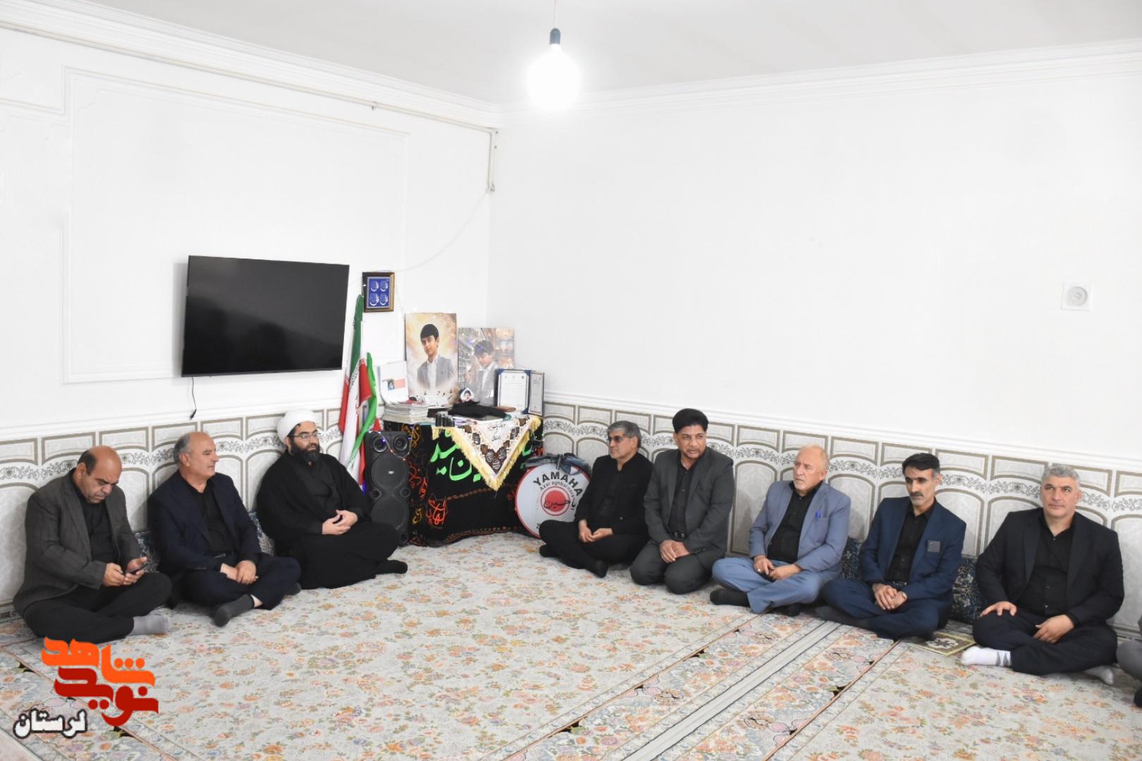 دیدار با جمعی از خانواده شهدای جنگ رمضان در شهرستان رومشکان