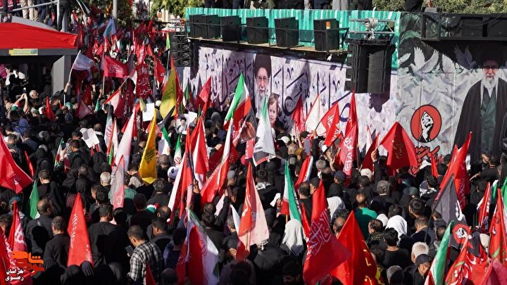 گزارش تصویری نوید شاهد از مراسم تشیع پیکر مطهر رهبر شهید در مشهد مقدس