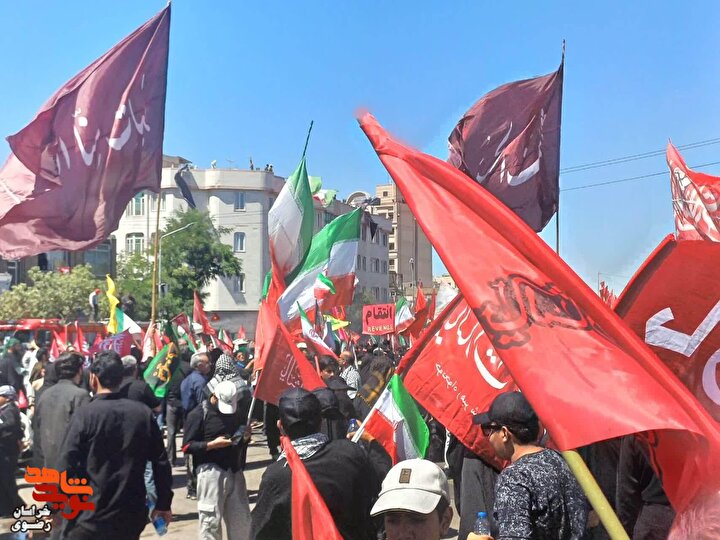 ویدیو/ تشییع پیکر مطهر آقای شهید ایران در مشهد