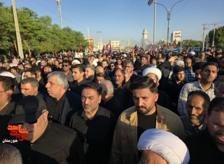تشییع پیکر شهید مدافع وطن «محمدرضا خزیمی» در بندر امام خمینی (ره) تشییع پیکر شهید مدافع وطن «محمدرضا خزیمی» در بندر امام خمینی (ره)