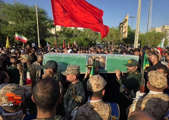 تشییع پیکر شهید مدافع وطن «محمدرضا خزیمی» در بندر امام خمینی (ره)