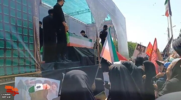 تشییع نمادین امام شهید در بام نفت ایران با گرمای بالاتر از ۵۰ درجه