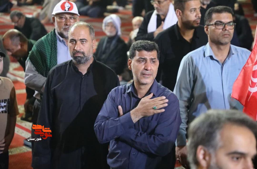 گزارش تصویری/آیین تشییع شهیدان «حسین عموری»، «سعید توکلی زاده» و «محسن نجاتی» در اهواز گزارش تصویری/آیین تشییع شهیدان «حسین عموری»، «سعید توکلی زاده» و «محسن نجاتی» در اهواز